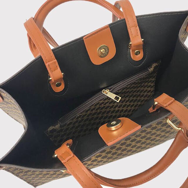 ZARA(ザラ)のパターントートバッグ　ポーチ付き レディースのバッグ(ハンドバッグ)の商品写真
