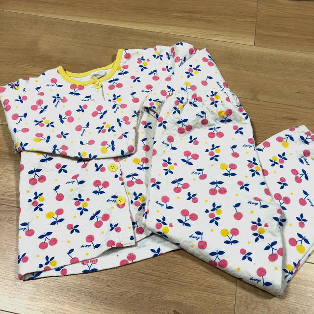 120 キルトパジャマ　使用感あり キッズ/ベビー/マタニティのキッズ服女の子用(90cm~)(パジャマ)の商品写真