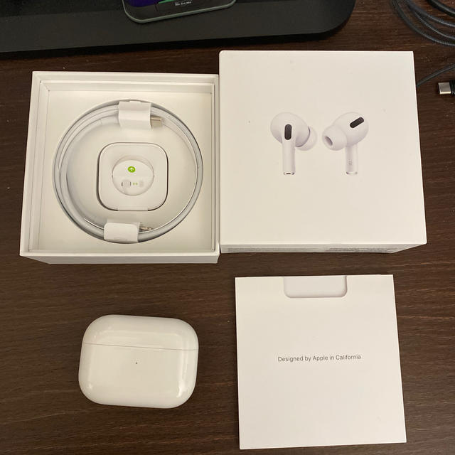 Apple(アップル)の正規品　Apple  Airpods pro おまけ有り スマホ/家電/カメラのオーディオ機器(ヘッドフォン/イヤフォン)の商品写真