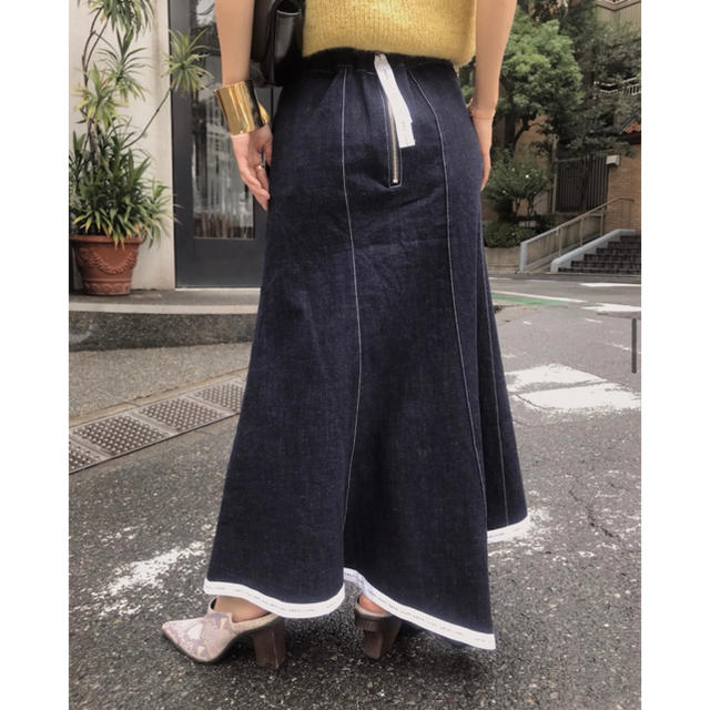 Ameri VINTAGE(アメリヴィンテージ)の新品未使用　ameri ribbon denim skirt レディースのスカート(ロングスカート)の商品写真