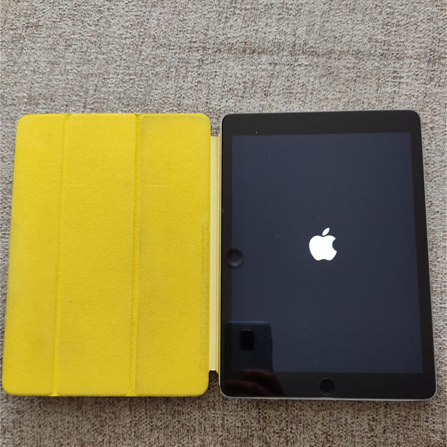 iPad Air2 16ギガ　wifiモデル　本体＋純正スマートカバー