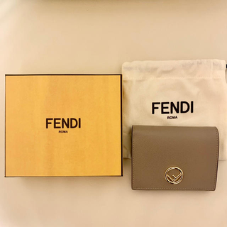 フェンディ(FENDI)のFENDI 二つ折り財布(財布)