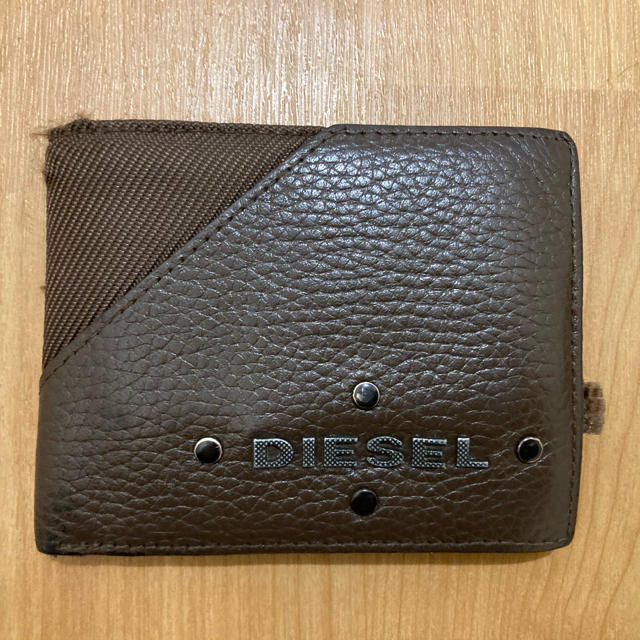 DIESEL(ディーゼル)のdiesel 二つ折り財布 メンズのファッション小物(折り財布)の商品写真