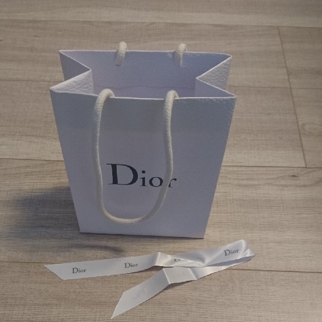 Christian Dior(クリスチャンディオール)のいちご様ご予約済み  ディオール紙袋&シャネル袋 レディースのバッグ(ショップ袋)の商品写真