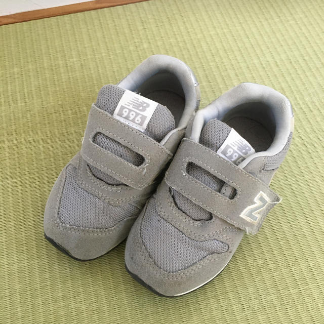 New Balance(ニューバランス)のニューバランス　15センチ　グレー キッズ/ベビー/マタニティのキッズ靴/シューズ(15cm~)(スニーカー)の商品写真