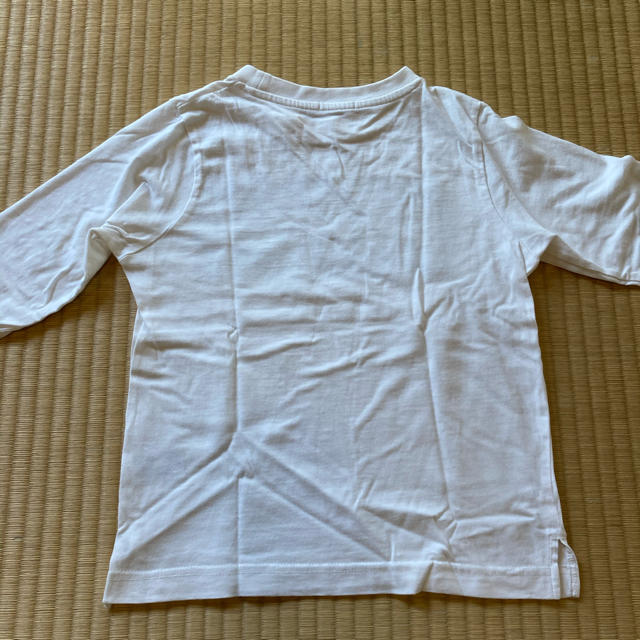 GU(ジーユー)のGU 白 長袖 Tシャツ 120 キッズ/ベビー/マタニティのキッズ服男の子用(90cm~)(Tシャツ/カットソー)の商品写真
