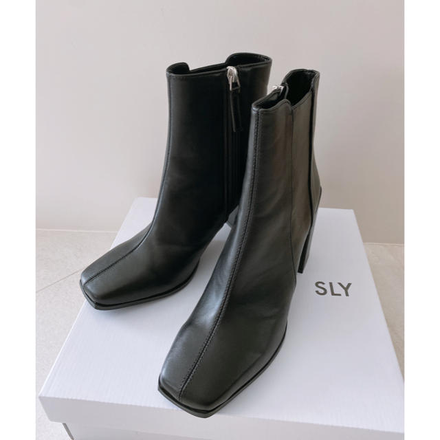 SLY - 【新品】SLY♦︎スライ♦︎スクエアショートブーツ ブラックMの ...