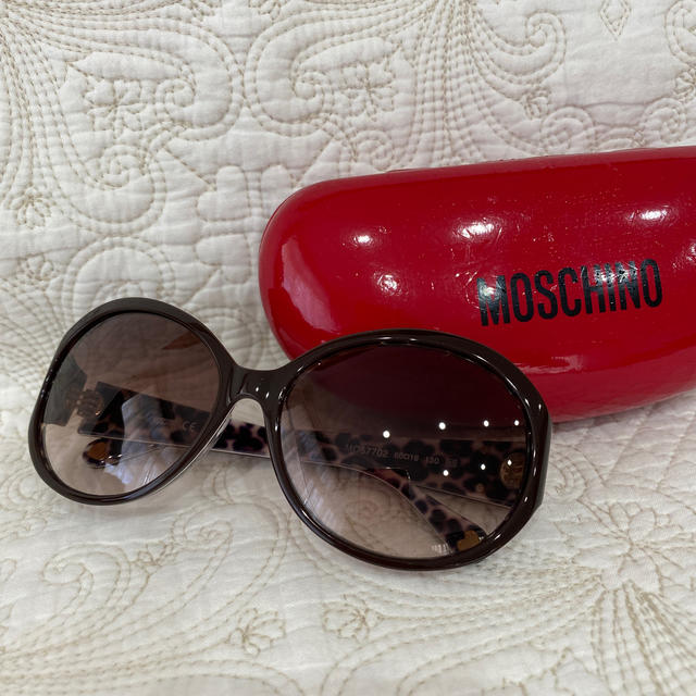 MOSCHINO(モスキーノ)のモスキーノサングラス レディースのファッション小物(サングラス/メガネ)の商品写真