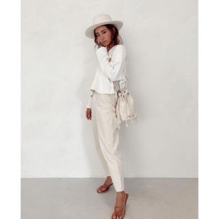 アリシアスタン(ALEXIA STAM)のArrow Pocket Slouchy Pants Ivory(ワークパンツ/カーゴパンツ)