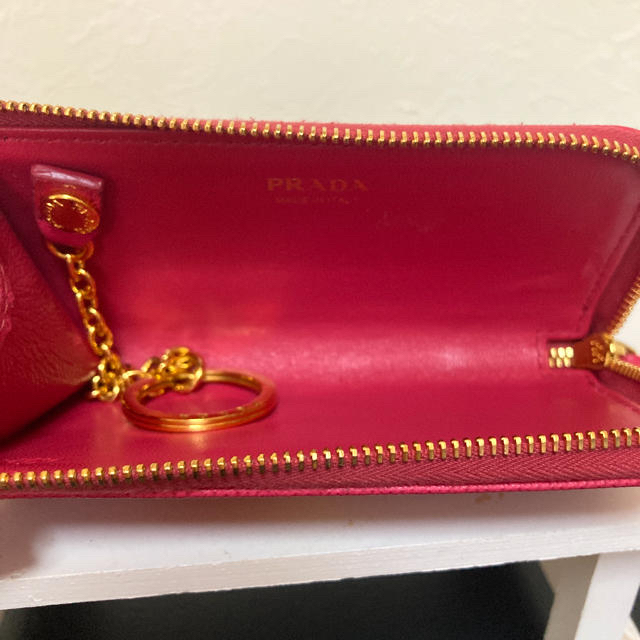 PRADA ピンク サフィアーノレザー キーケース ほしい PRADA ピンク サフィアーノレザー キーケース ほしい