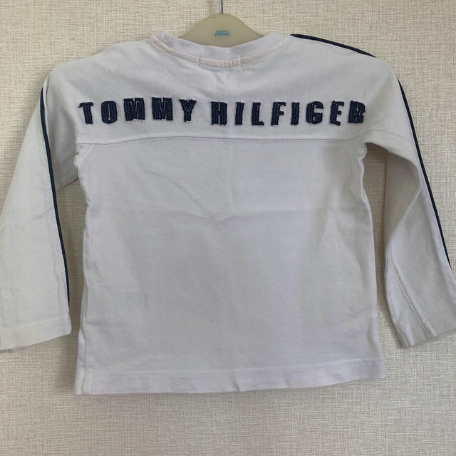 TOMMY HILFIGER(トミーヒルフィガー)の訳あり　TOMMY HILFIGER 長袖ロングTシャツ サイズ4 キッズ/ベビー/マタニティのキッズ服男の子用(90cm~)(Tシャツ/カットソー)の商品写真