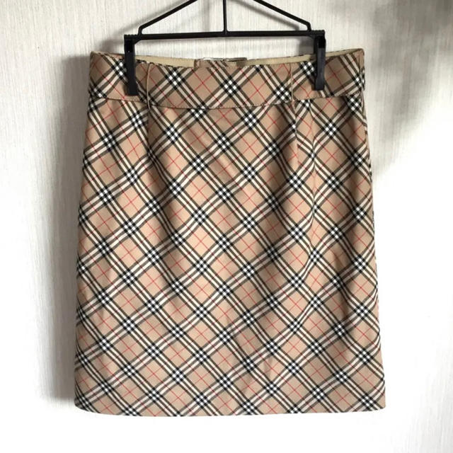 BURBERRY(バーバリー)のお値下げ！【Burberry】 バーバリー ブルーレーベル スカート ベルト付き レディースのスカート(ミニスカート)の商品写真