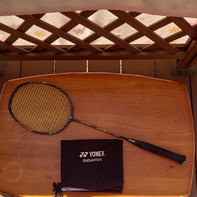 現行美品 YONEX ナノフレア800 4UG5 スポーツ/アウトドア スポーツ