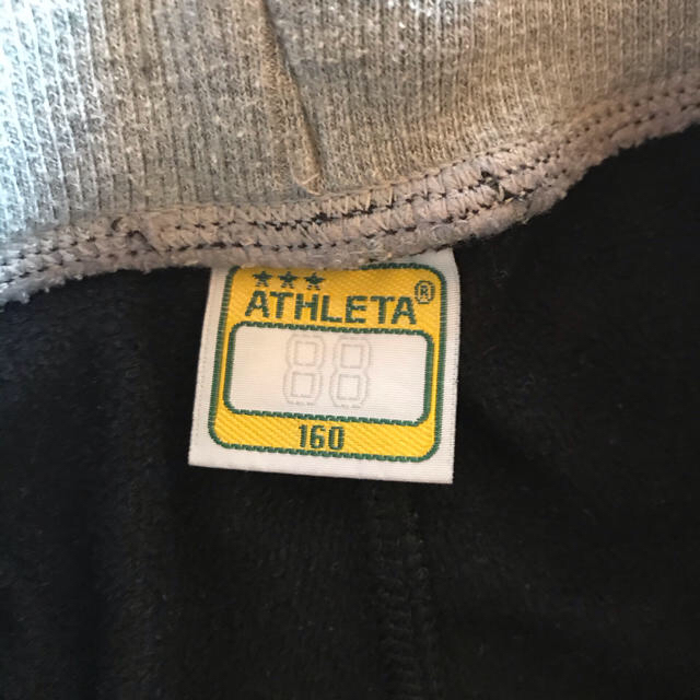 ATHLETA(アスレタ)の【値下げ】ATHLETE アスレタ　スウェットパンツ　160サイズ スポーツ/アウトドアのサッカー/フットサル(ウェア)の商品写真