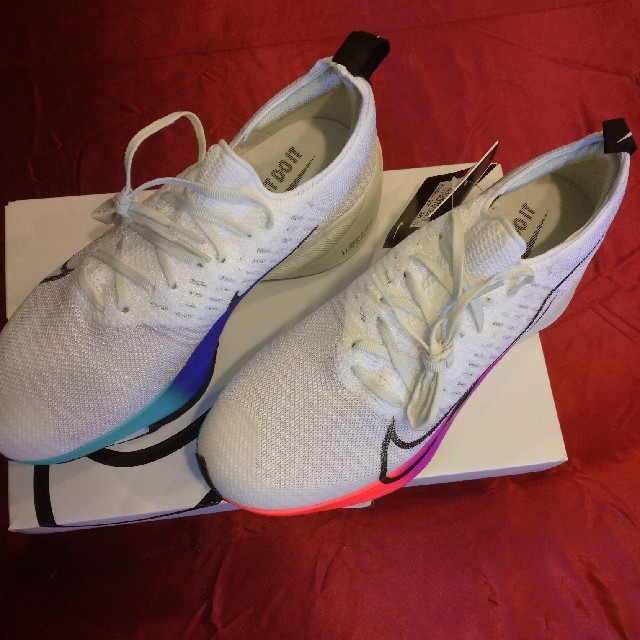NIKE ナイキ エア ズーム テンポ ネクスト% フライニット 27.5cm NIKE ナイキ エア ズーム テンポ ネクスト% フライニット 27.5cm