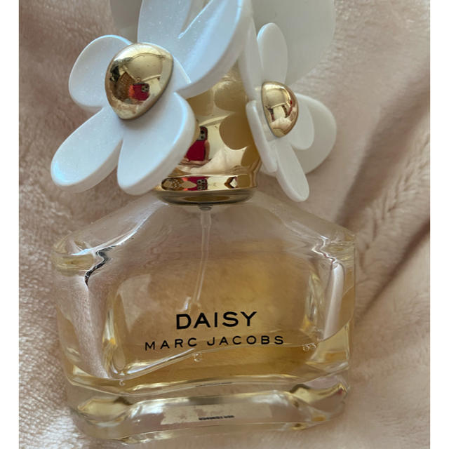 MARC BY MARC JACOBS(マークバイマークジェイコブス)の♡マーク ジェイコブス デイジー  50ml♡ コスメ/美容の香水(香水(女性用))の商品写真