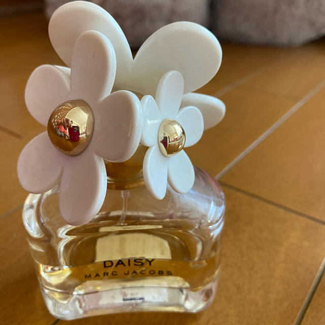 MARC BY MARC JACOBS(マークバイマークジェイコブス)の♡マーク ジェイコブス デイジー  50ml♡ コスメ/美容の香水(香水(女性用))の商品写真