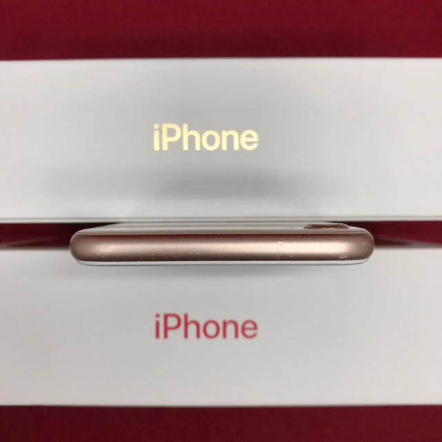 Apple(アップル)のSIMフリー iPhone8 256GB ゴールド 美品 新品電池交換済 スマホ/家電/カメラのスマートフォン/携帯電話(スマートフォン本体)の商品写真