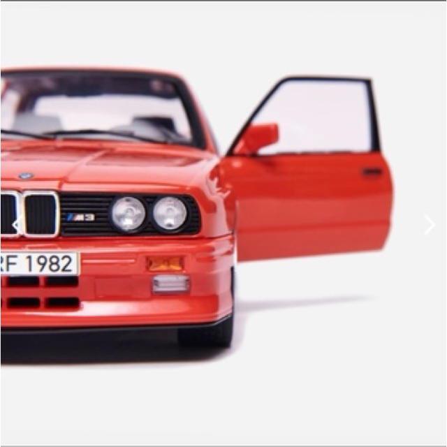 BMW(ビーエムダブリュー)のKith×BMW E30 M3 18分の1 ダイキャストカー マンプロ エンタメ/ホビーのおもちゃ/ぬいぐるみ(ミニカー)の商品写真