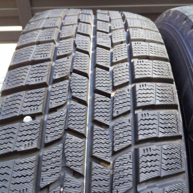 Goodyear(グッドイヤー)のスタッドレスタイヤ 205/60R16 自動車/バイクの自動車(タイヤ・ホイールセット)の商品写真