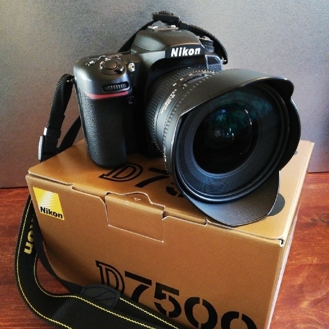 Nikon  D7500本体とレンズSET 5本