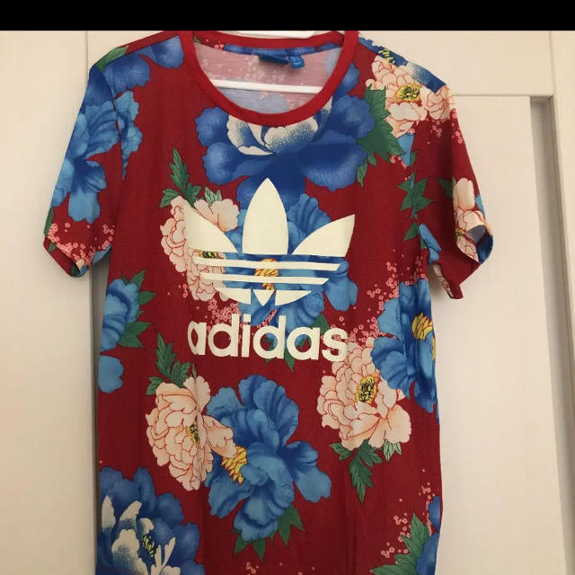 adidas(アディダス)のadidas Tシャツ レディースのトップス(Tシャツ(半袖/袖なし))の商品写真