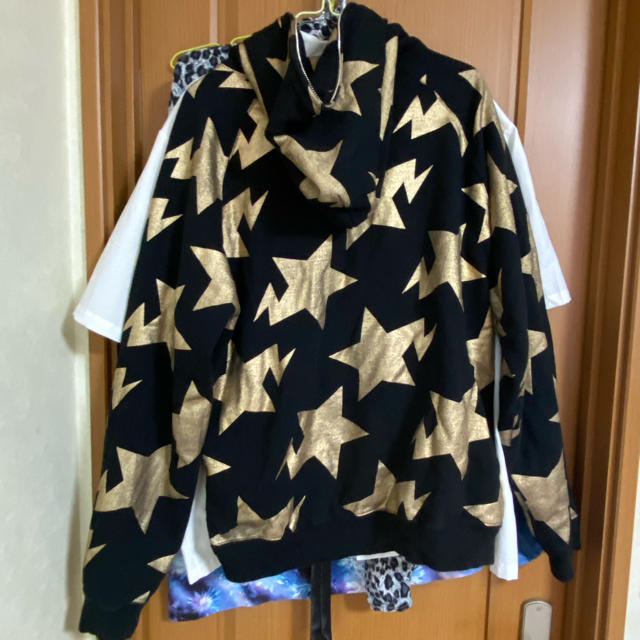 A BATHING APE(アベイシングエイプ)のA BATHING APE スターパーカー   金 ゴールド 黒 メンズのトップス(パーカー)の商品写真