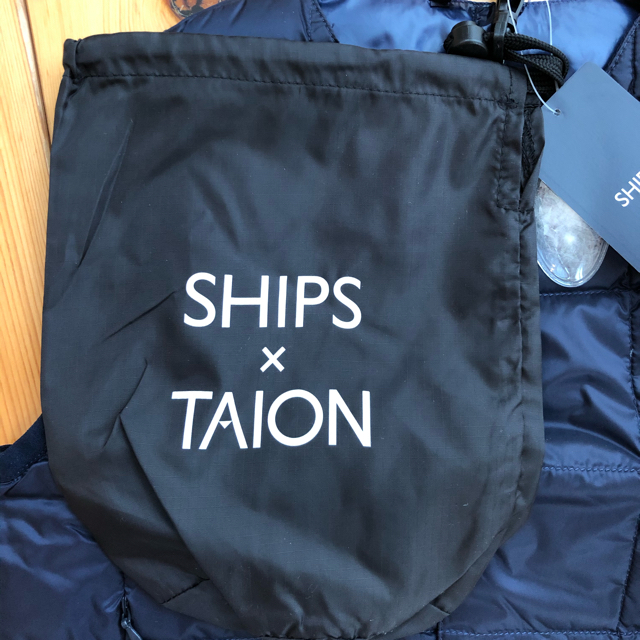 SHIPS(シップス)の専用☆新品タグ付き TAION×SHIPS ダウンベスト 110 キッズ/ベビー/マタニティのキッズ服男の子用(90cm~)(ジャケット/上着)の商品写真