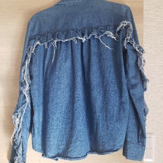 ザラ(ZARA)のＺＡＲＡ フリンジフリルシャツ(シャツ/ブラウス(長袖/七分))