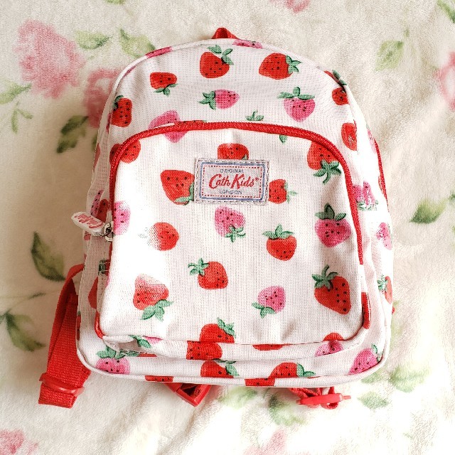 Cath Kidston(キャスキッドソン)の新品 キャスキッドソン リュック キッズ いちご キッズ/ベビー/マタニティのこども用バッグ(リュックサック)の商品写真