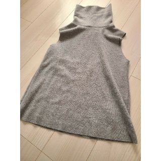 ザラ(ZARA)のZARA　ノースリーブ　トップス(タンクトップ)