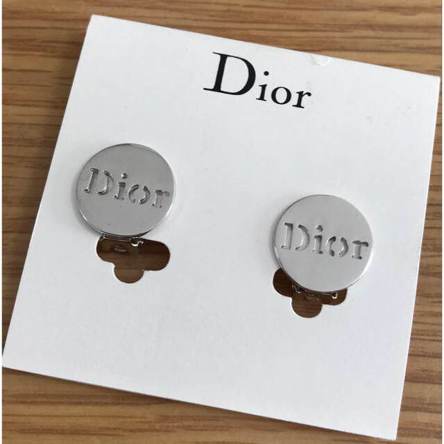 Dior(ディオール)のディオール　⭐︎Dior イヤリング⭐︎D69240 未使用　小さな傷あり レディースのアクセサリー(イヤリング)の商品写真