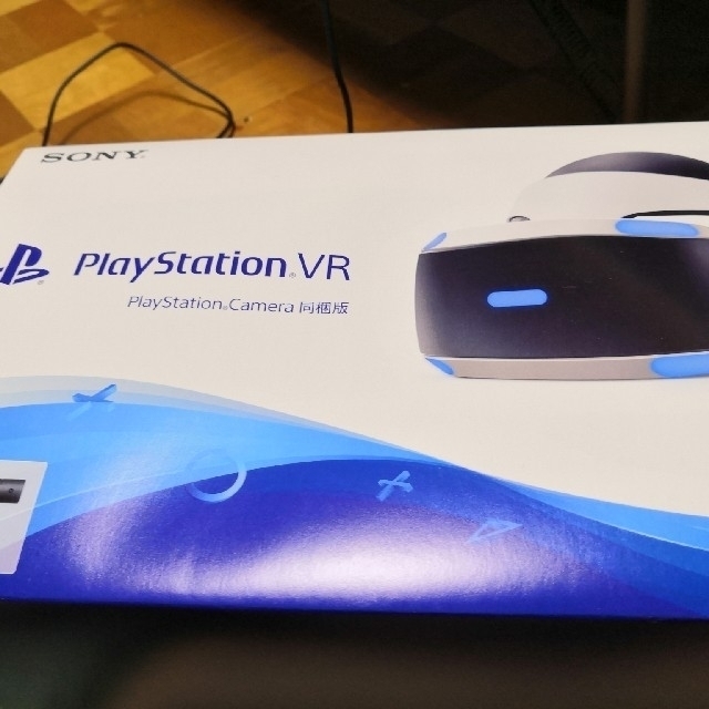 PlayStation VR(プレイステーションヴィーアール)のPlayStation VR ソニーのヘッドフォン付 CUHJ-16003 エンタメ/ホビーのゲームソフト/ゲーム機本体(家庭用ゲーム機本体)の商品写真