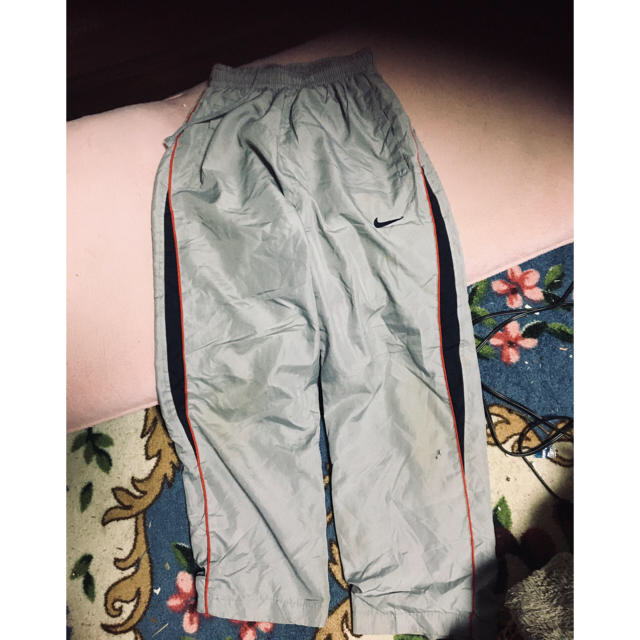 NIKE(ナイキ)の★NIKEナイキ★ジャージ下　長ズボン 140  中古 キッズ/ベビー/マタニティのキッズ服男の子用(90cm~)(パンツ/スパッツ)の商品写真