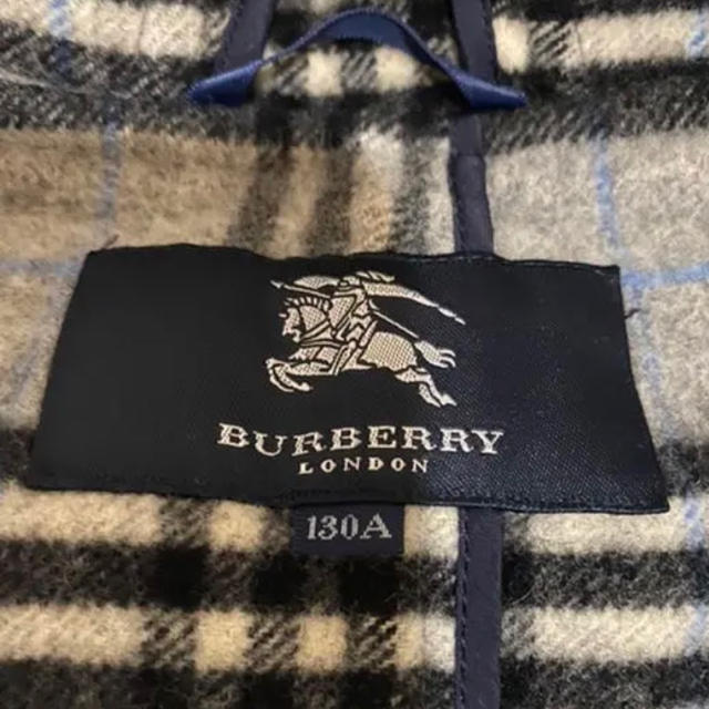 BURBERRY 紺色 130の通販 by shop｜バーバリーならラクマ - バーバリー ダッフルコート 好評大得価