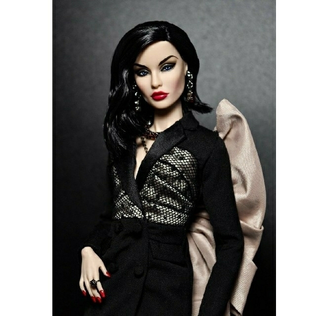 Barbie(バービー)のFashion Royalty Reyna ファッション ロイヤリティ レイナ ハンドメイドのぬいぐるみ/人形(人形)の商品写真
