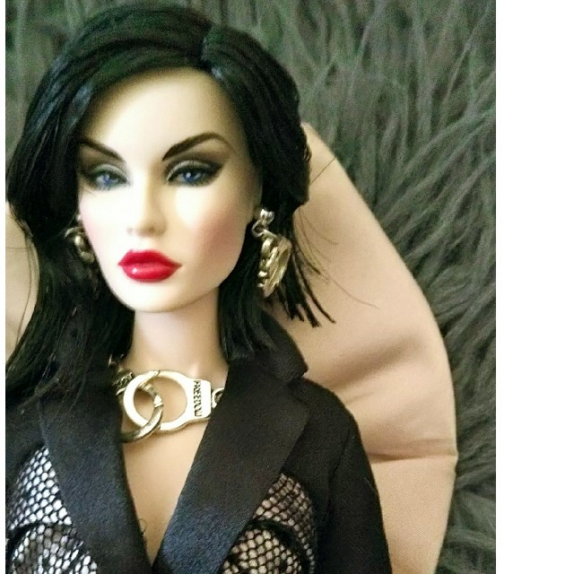 Barbie(バービー)のFashion Royalty Reyna ファッション ロイヤリティ レイナ ハンドメイドのぬいぐるみ/人形(人形)の商品写真