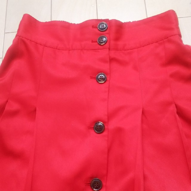 merlot(メルロー)のメルロー☆真っ赤な前ボタンロングスカート レディースのスカート(ロングスカート)の商品写真