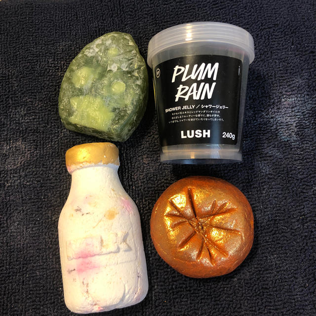 LUSH(ラッシュ)のLUSH 訳ありセット コスメ/美容のボディケア(ボディソープ/石鹸)の商品写真