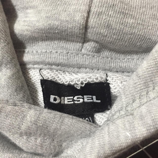 DIESEL(ディーゼル)の新品タグ付☪️ DIESEL フーディ女性S ヘザーグレー レディースのトップス(トレーナー/スウェット)の商品写真