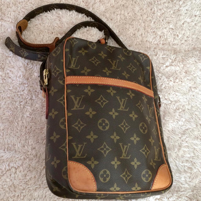 LOUIS VUITTON(ルイヴィトン)のLOUIS VUITTON ルイヴィトン　ダヌーブ レディースのバッグ(ショルダーバッグ)の商品写真