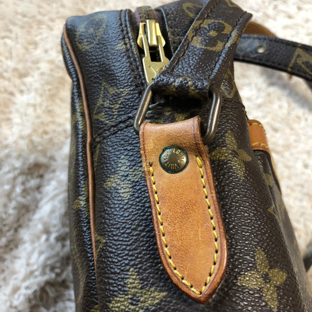 LOUIS VUITTON(ルイヴィトン)のLOUIS VUITTON ルイヴィトン　ダヌーブ レディースのバッグ(ショルダーバッグ)の商品写真