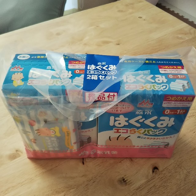 森永乳業(モリナガニュウギョウ)のはぐくみ エコらくパック つめかえ用 800g × 2  粉ミルク キッズ/ベビー/マタニティの授乳/お食事用品(その他)の商品写真