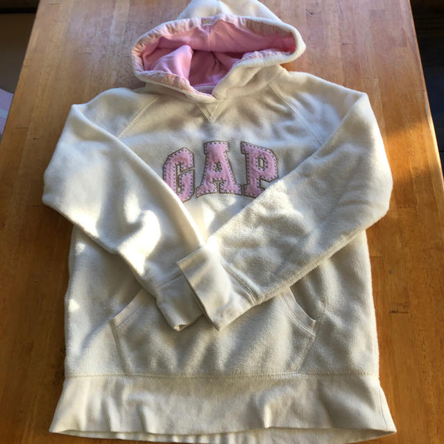 GAP(ギャップ)の最終お値下げです。gap フリースパーカー150 キッズ/ベビー/マタニティのキッズ服女の子用(90cm~)(ジャケット/上着)の商品写真