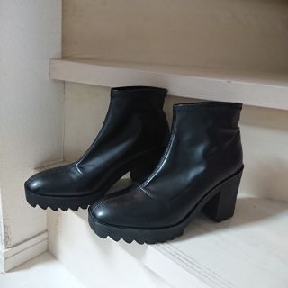 ザラ(ZARA)の専用ページ    ZARA  ショートブーツ４０(ブーツ)