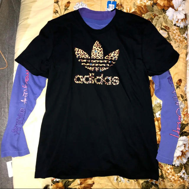 adidas(アディダス)のストリート系adidas originalロンTパープル&レオパード柄ロゴ T メンズのトップス(Tシャツ/カットソー(七分/長袖))の商品写真