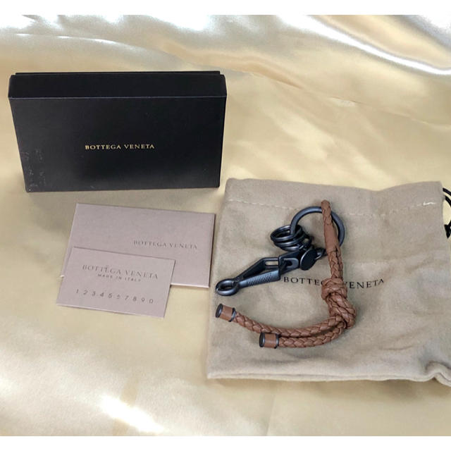 Bottega Veneta(ボッテガヴェネタ)の⭐️新品　Bottega Veneta 編み込みキーホルダー⭐️ メンズのファッション小物(キーホルダー)の商品写真