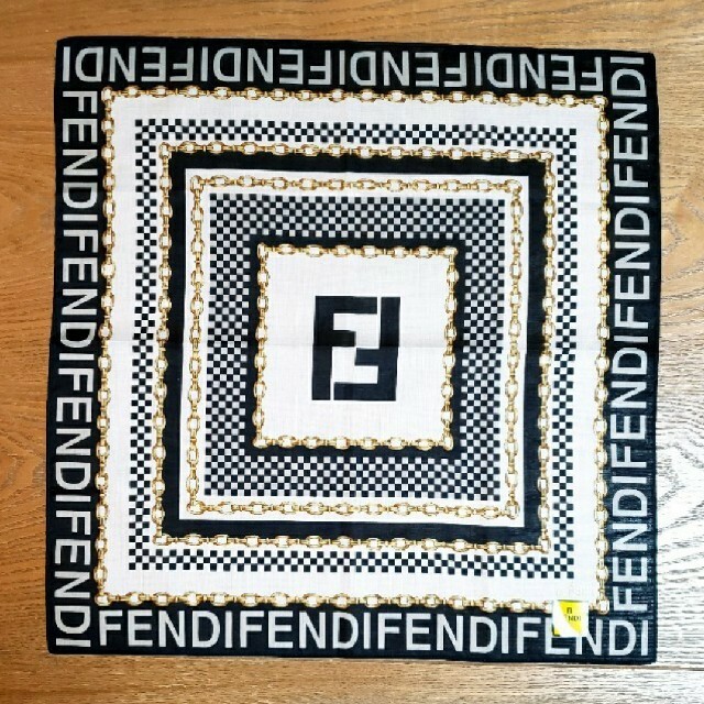 FENDI(フェンディ)のクロネコ様専用 FENDI フェンディ ハンカチ 3枚 セット 新品 レディースのファッション小物(ハンカチ)の商品写真