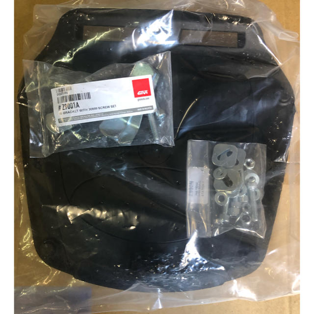 【美品】GIVI バイク用品 リアボックス ステンレスバー付き　32L