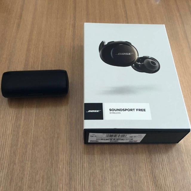 BOSE(ボーズ)のSoundsport free wireless イヤホン Bose スマホ/家電/カメラのオーディオ機器(ヘッドフォン/イヤフォン)の商品写真